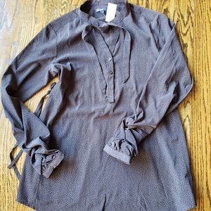 A NWT GapMaternity neck tie blouse